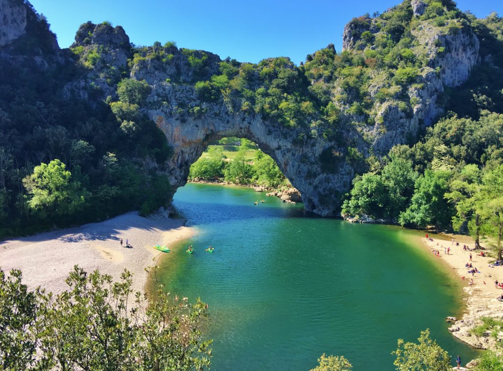 3 bonnes raisons d’opter pour des vacances auprès d’un cours d’eau en Ardèche